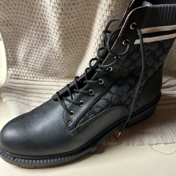 Coach women’s boots - Picture 7 of 9